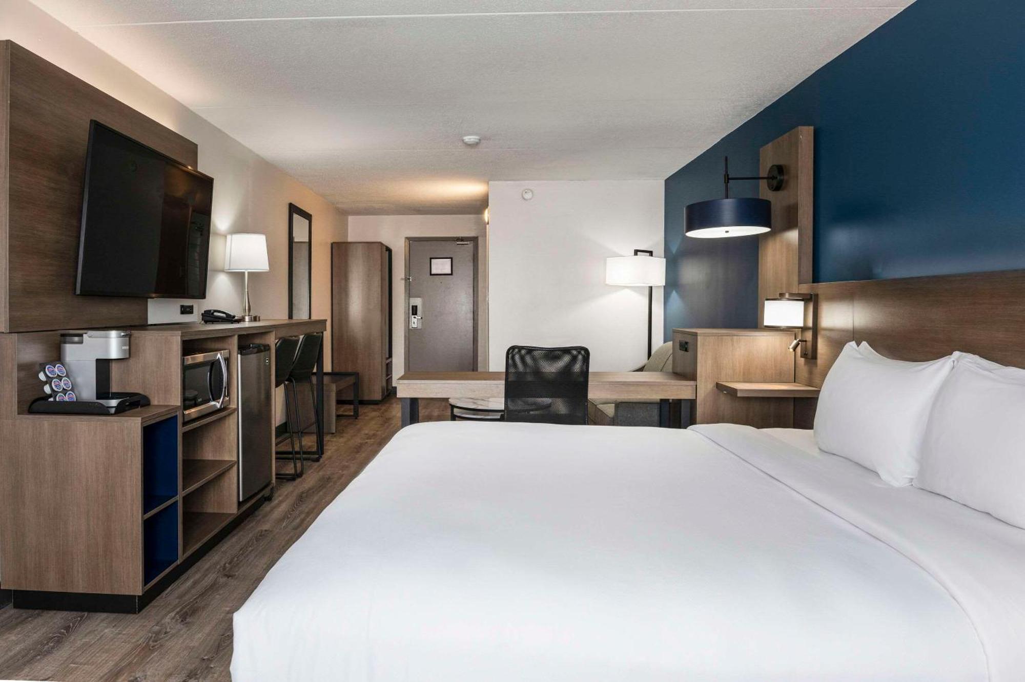 Comfort Suites Kingston Central Exteriér fotografie