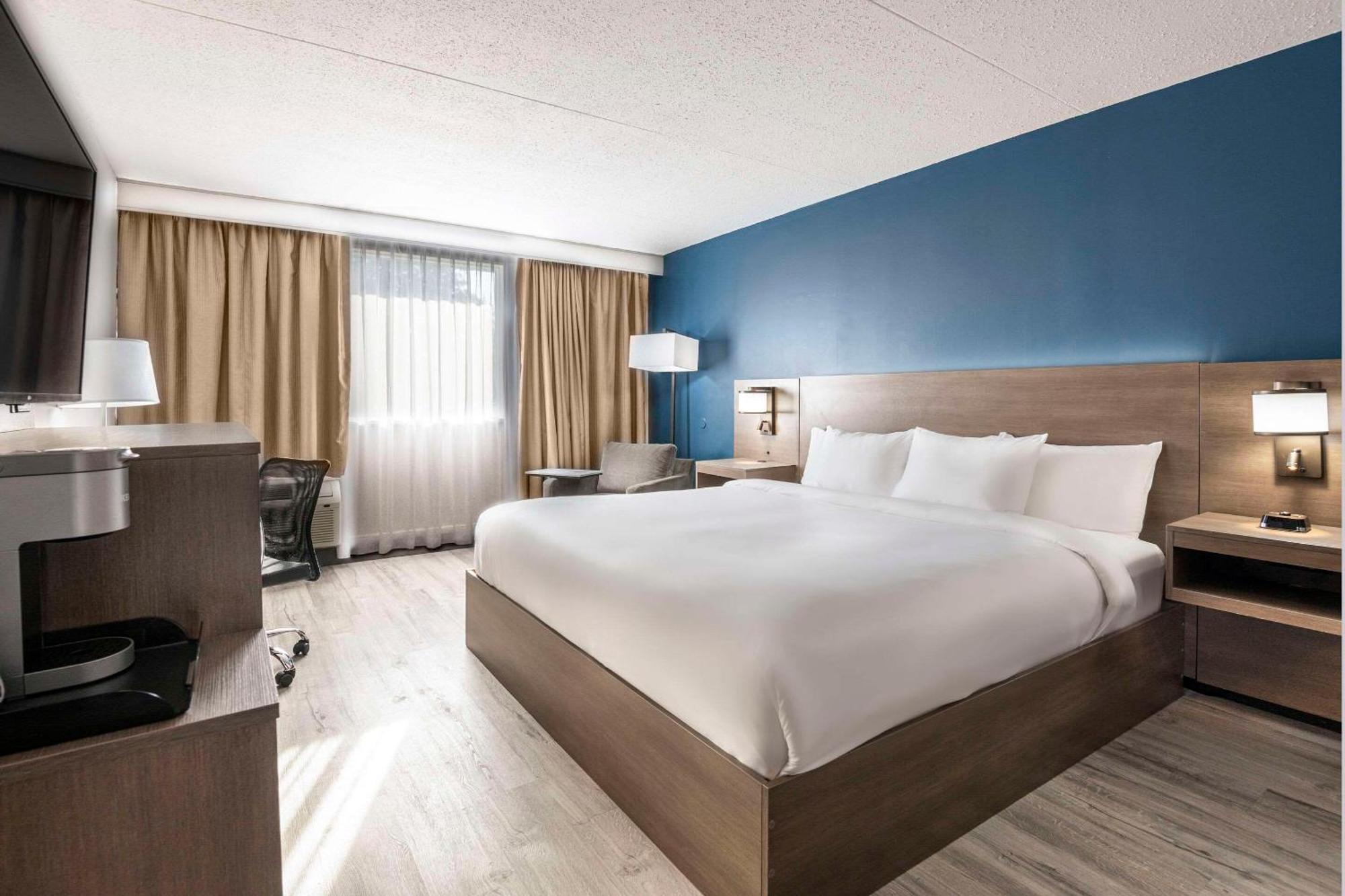 Comfort Suites Kingston Central Exteriér fotografie