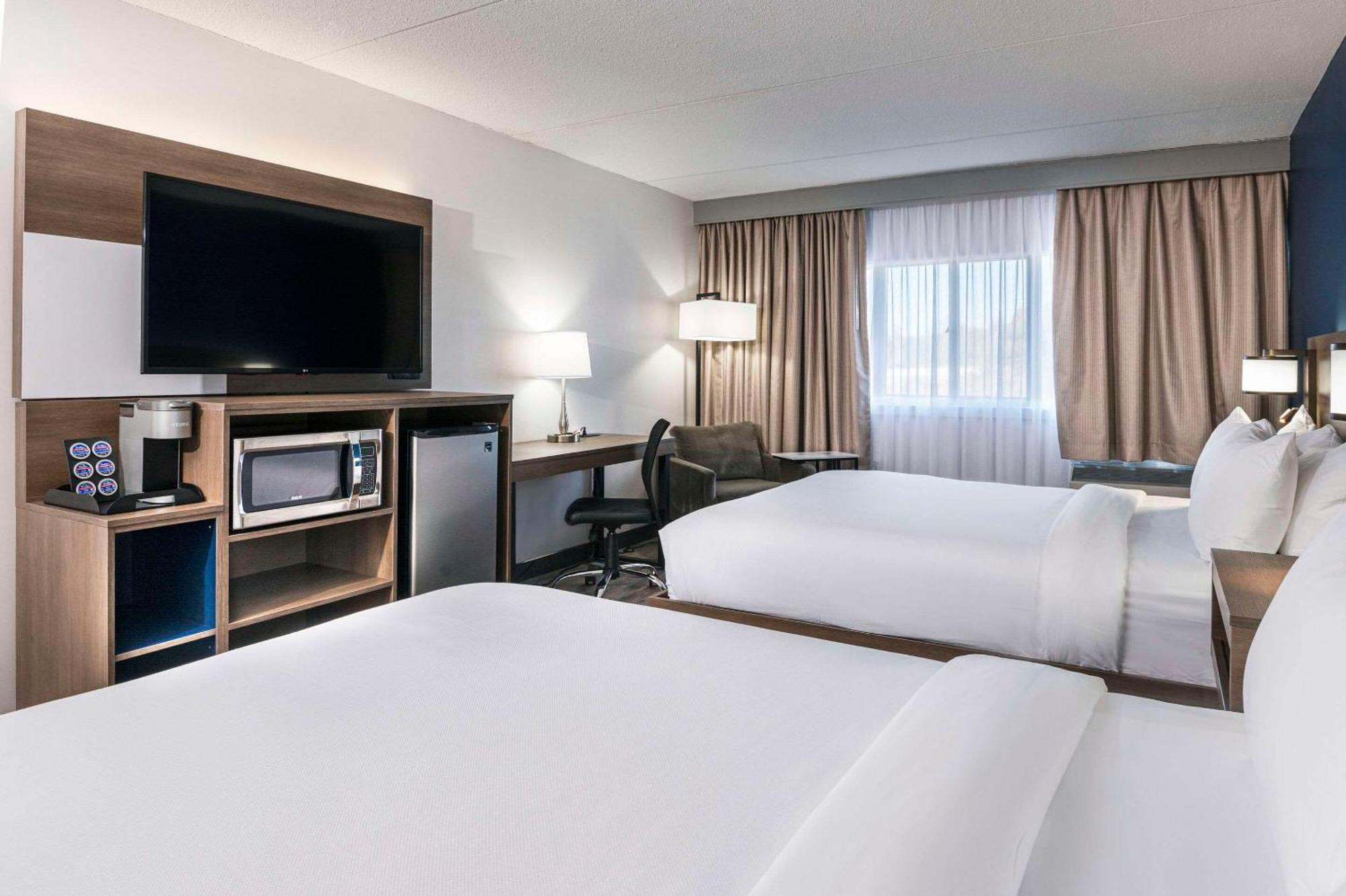 Comfort Suites Kingston Central Exteriér fotografie