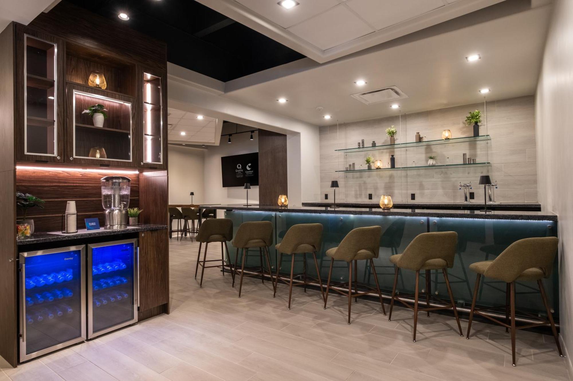 Comfort Suites Kingston Central Exteriér fotografie